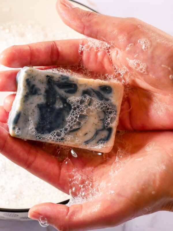 Savon Gommant Le Renaissance - Exfoliation naturelle & éclat retrouvé - L'Orée du Sud – Image 4
